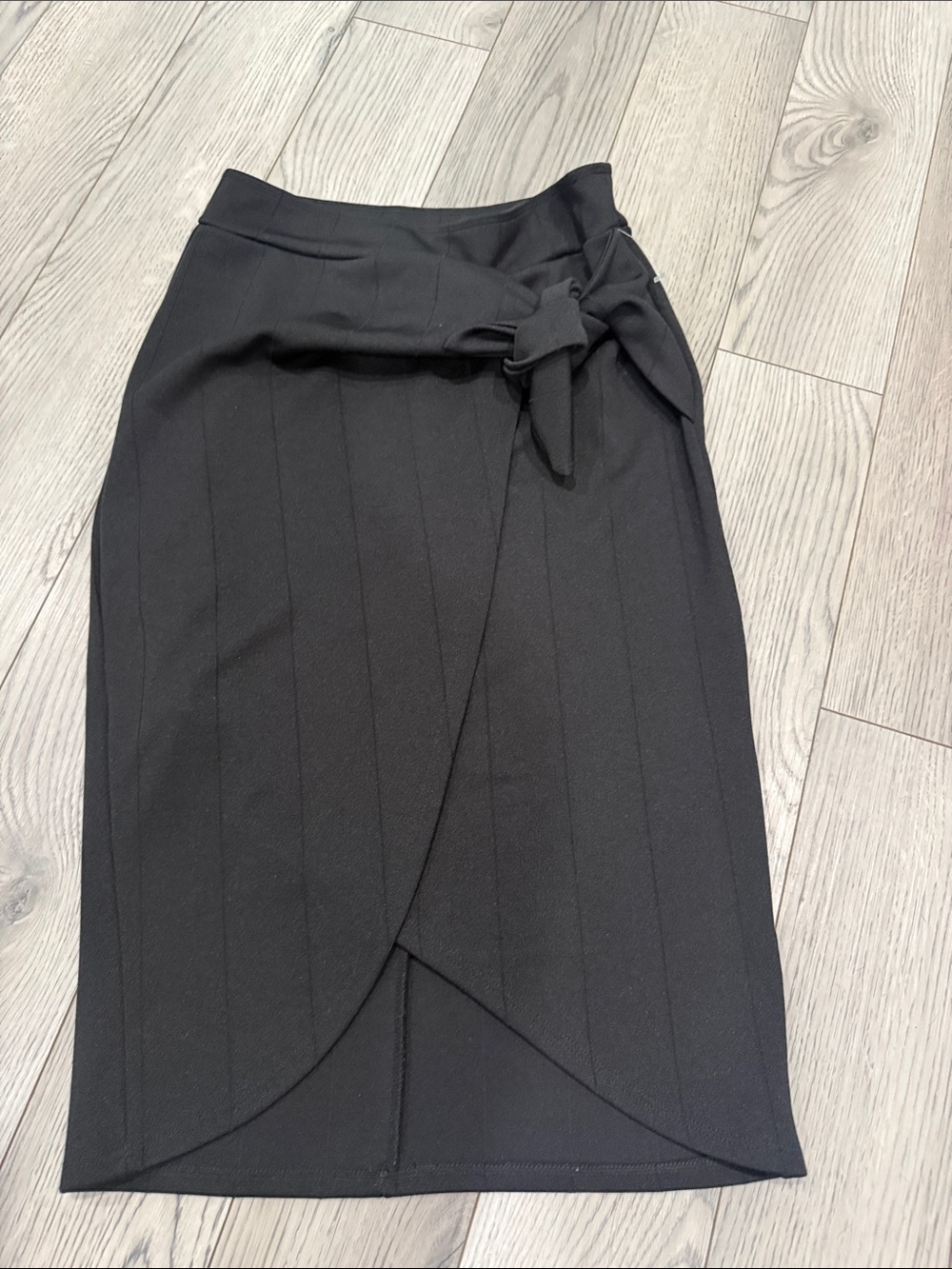 Crescent Black Tulip-Front Pencil Skirt with Side Tie